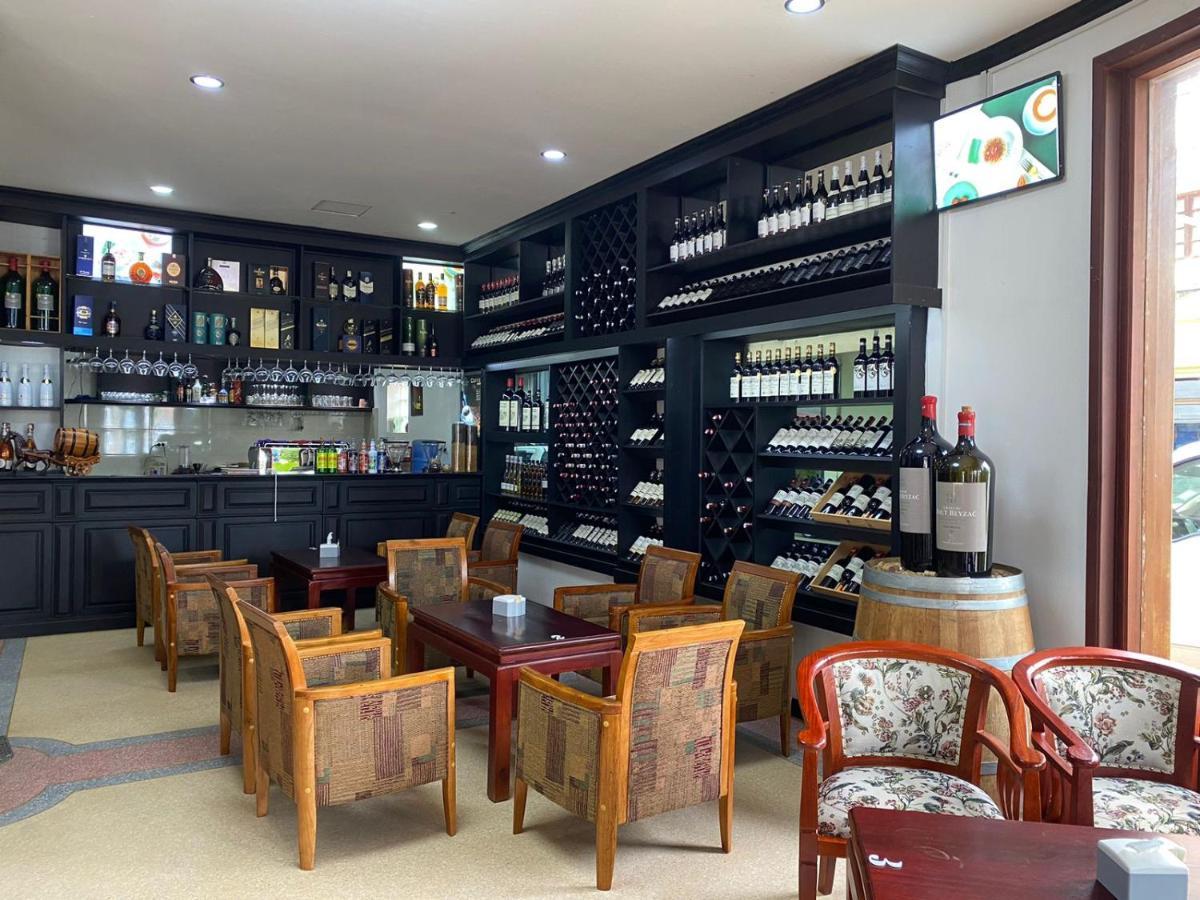 Subinh Hotel And Restaurant Pakse Buitenkant foto