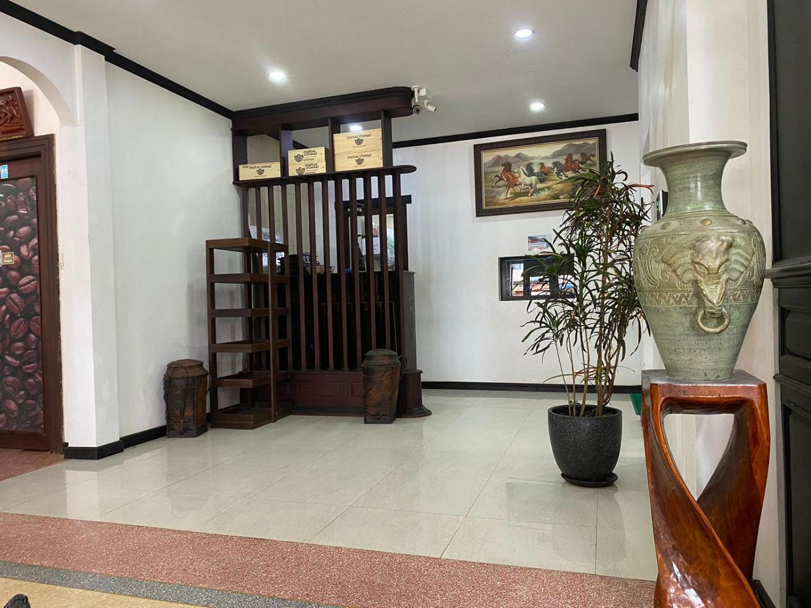 Subinh Hotel And Restaurant Pakse Buitenkant foto