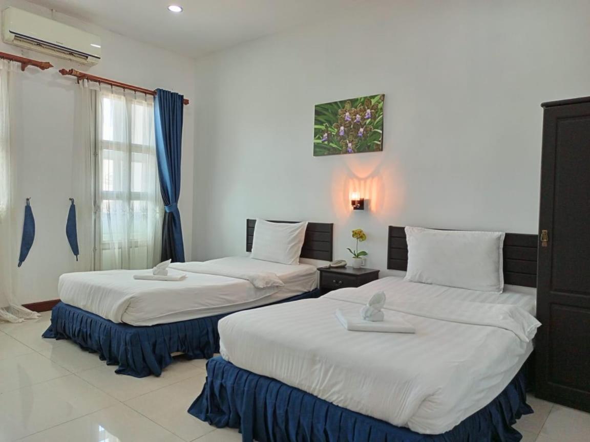 Subinh Hotel And Restaurant Pakse Buitenkant foto
