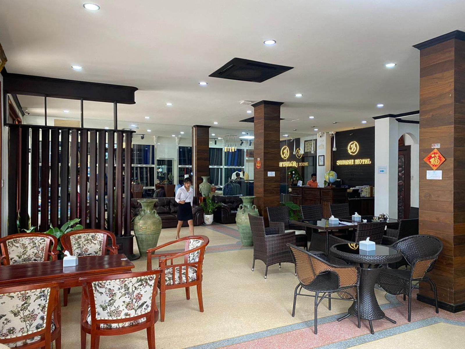 Subinh Hotel And Restaurant Pakse Buitenkant foto