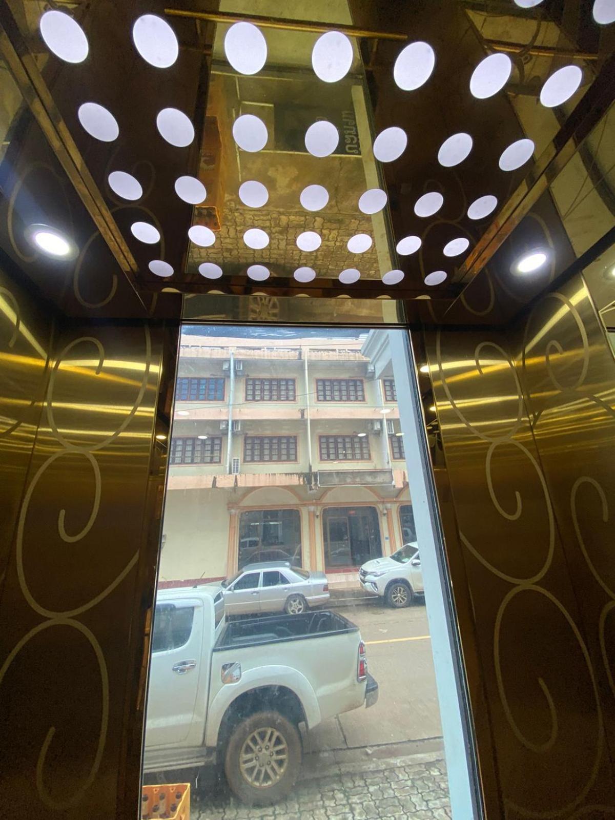 Subinh Hotel And Restaurant Pakse Buitenkant foto