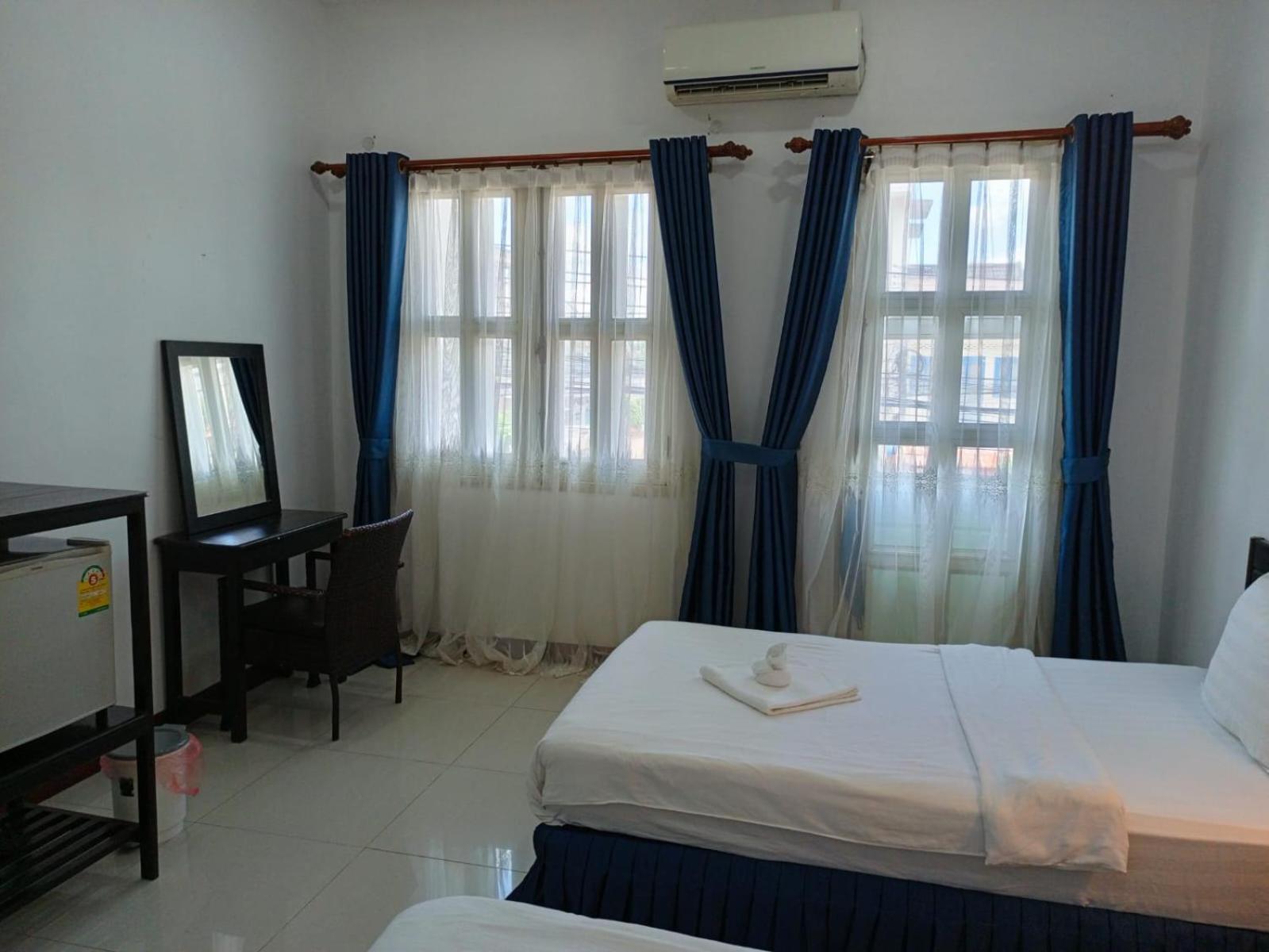 Subinh Hotel And Restaurant Pakse Buitenkant foto