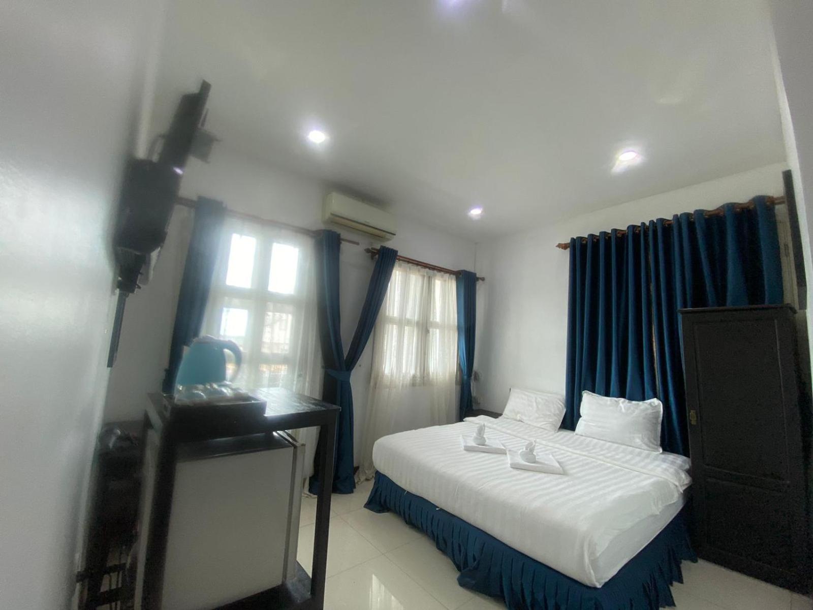 Subinh Hotel And Restaurant Pakse Buitenkant foto
