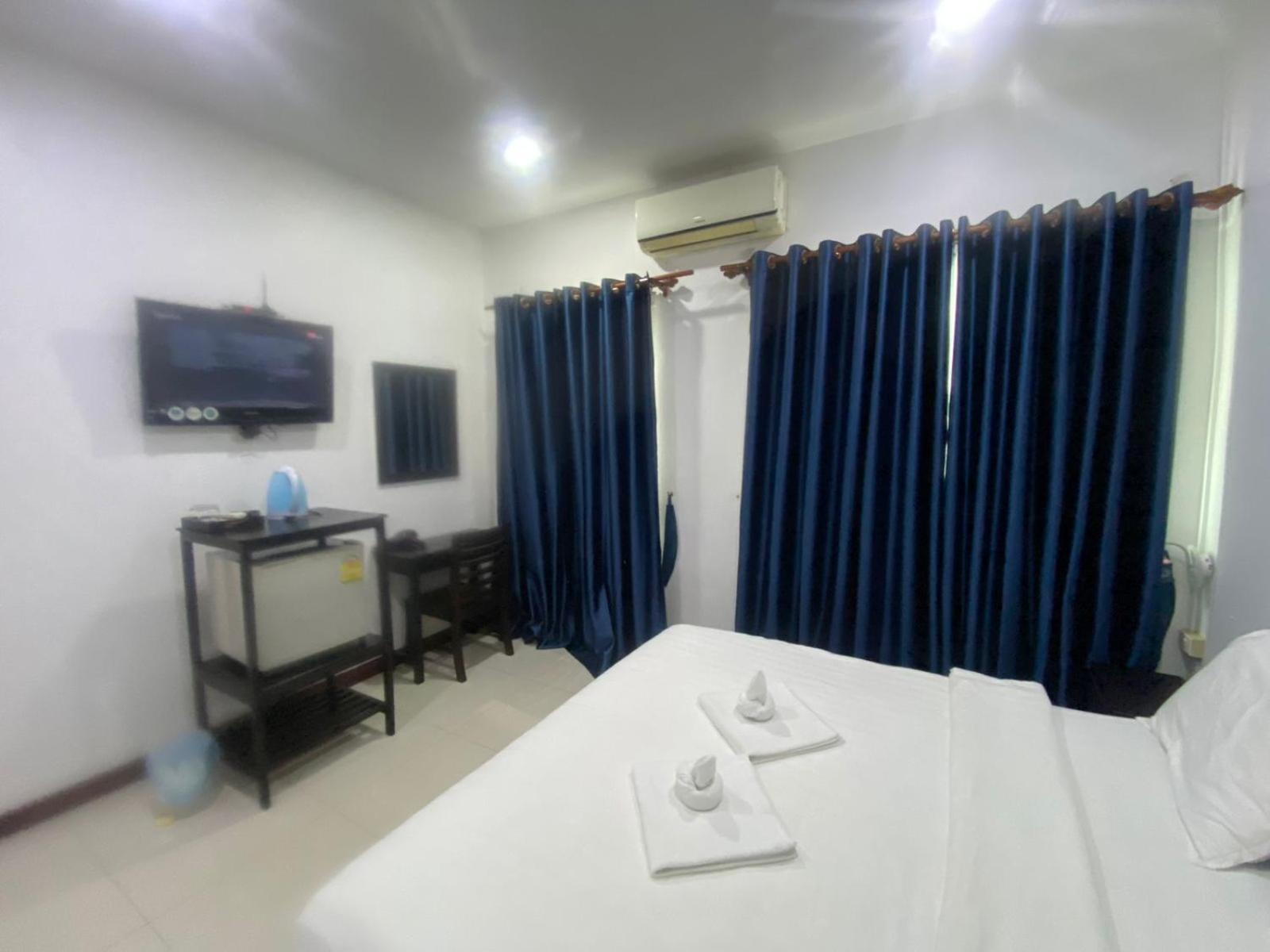 Subinh Hotel And Restaurant Pakse Buitenkant foto